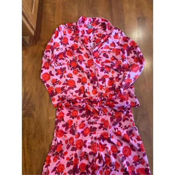 Woman’s Ann Taylor loft, romantic pajamas, size medium ￼ - Picture 2 of 4